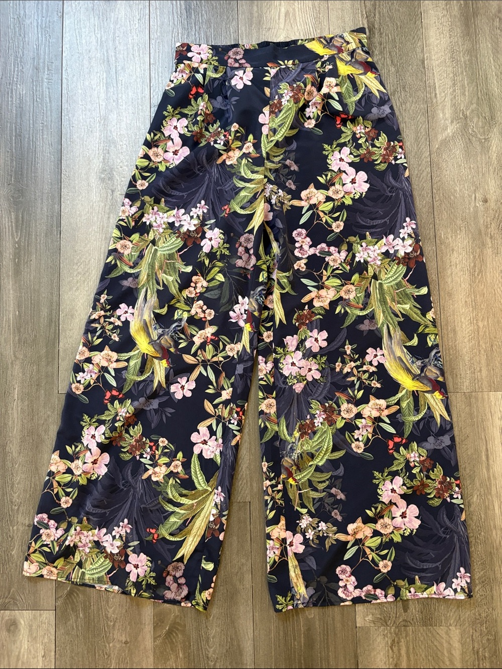 Gorgeous H&M Navy Wide-Leg Floral Pants, Silk-Feel, Flattering - EUC, size 8